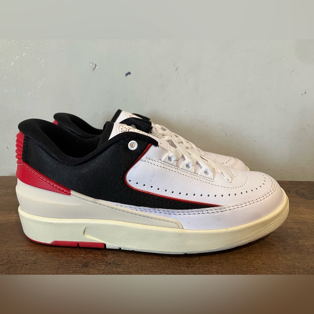 Jordan 2 Retro Low
Chicago Twist (Women's) - Picture 5 of 9